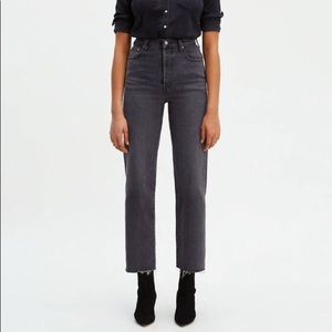 Levi’s ribcage straight ankle jeans size 25
